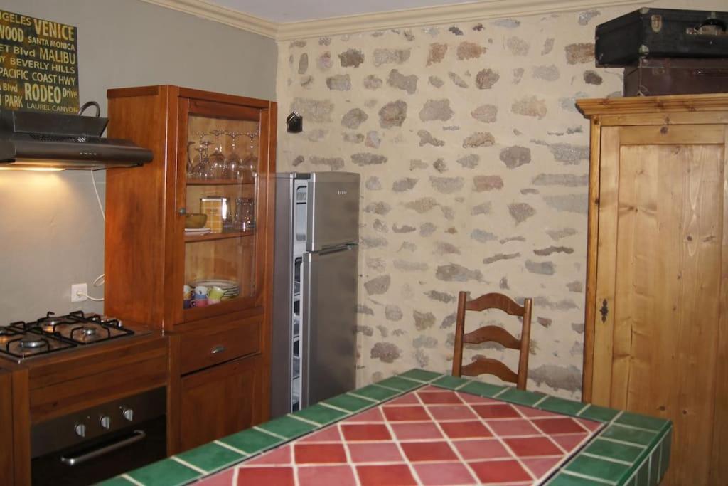 Les Pierres Blondes Apartment Montpeyroux  Bagian luar foto