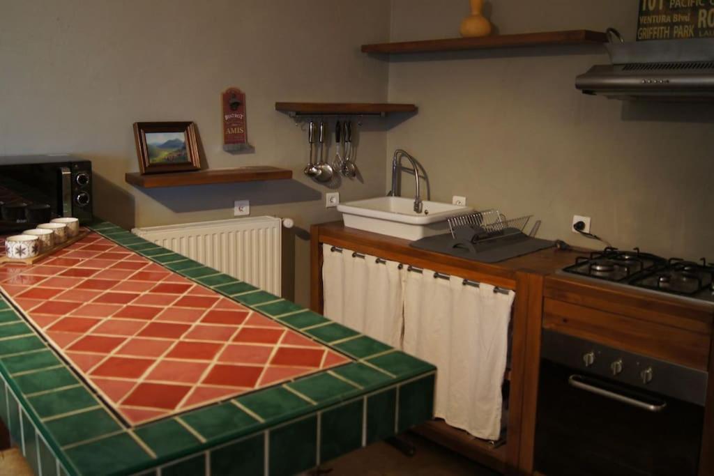 Les Pierres Blondes Apartment Montpeyroux  Bagian luar foto